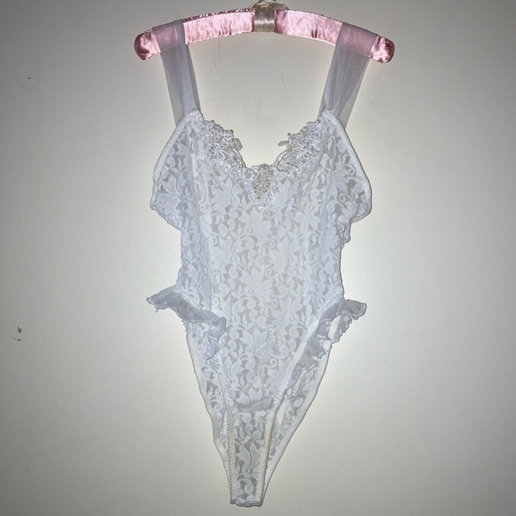 Vintage White Floral Bodysuit - Picture 2 of 5